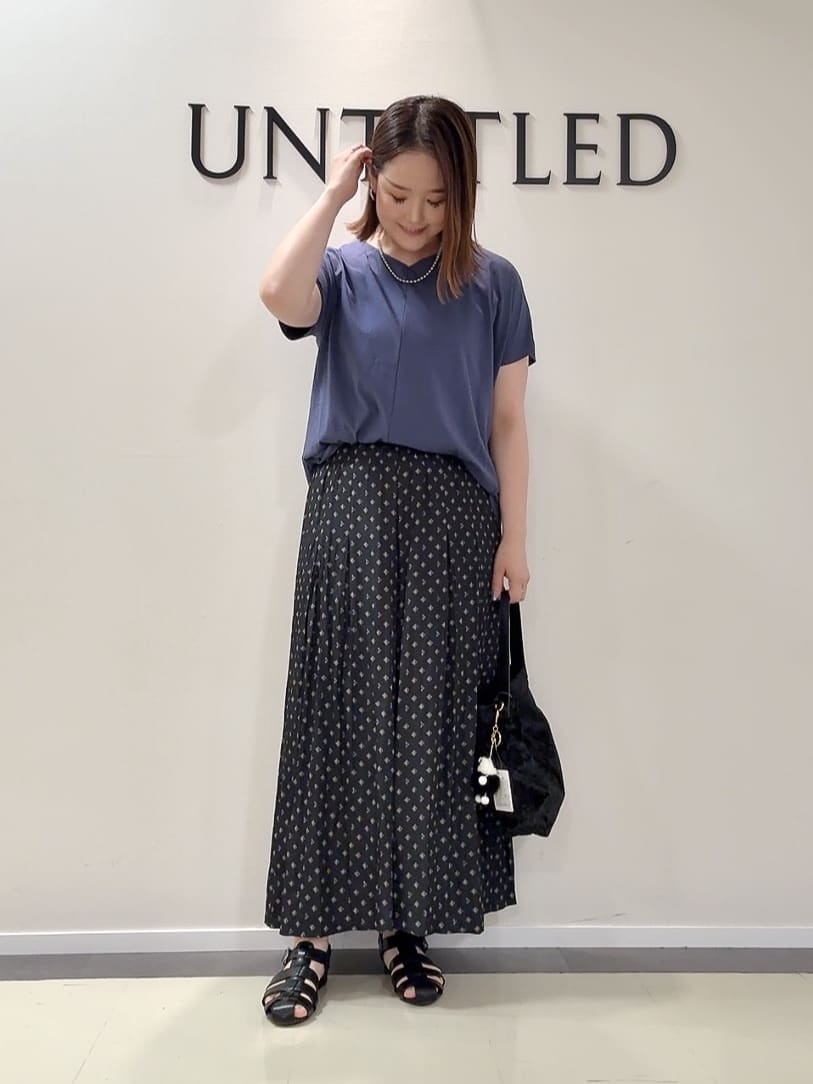 YUIさんの「UNTITLED｜【接触冷感/洗える】Vネックコットンプルオーバー」を使ったコーディネート