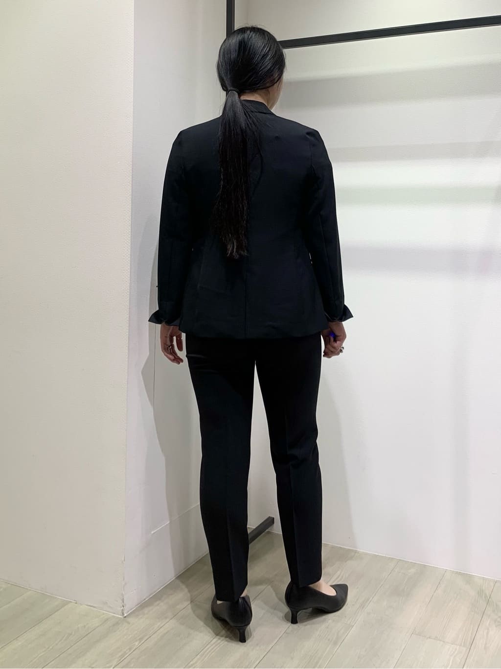 hasuさんの「INDIVI｜【定番スーツ／UVケア／洗える】ウール調テーラードジャケット」を使ったコーディネート