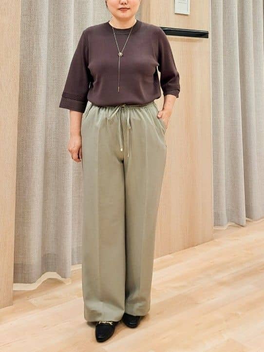 ふるさんの「grove｜すっきりもリラックスも叶える　ウエストイージー美脚フレアパンツ」を使ったコーディネート