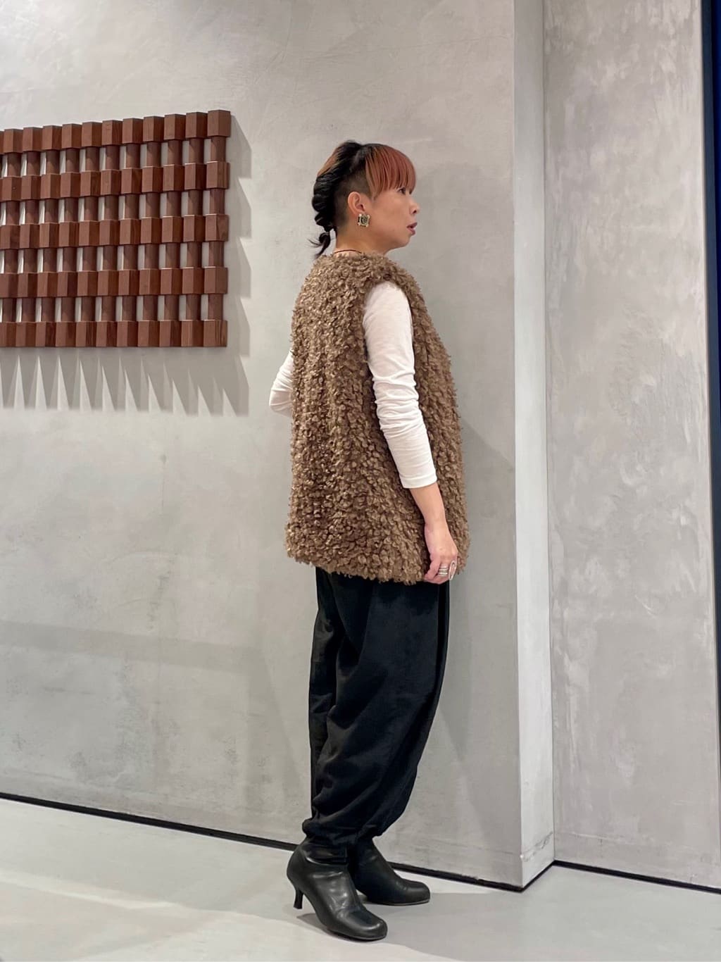 KOUさんの「INDIVI｜シグネチャーシアーロンT」を使ったコーディネート