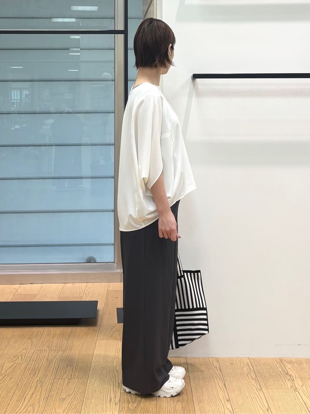 asamiさんの「INDIVI｜【体型カバー/SETUP可能】ジョーゼット　ドルマンブラウス」を使ったコーディネート