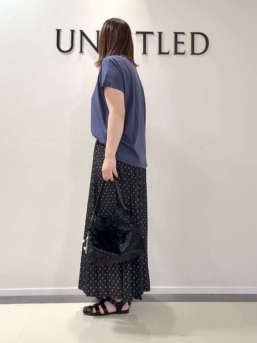 YUIさんの「UNTITLED｜【接触冷感/洗える】Vネックコットンプルオーバー」を使ったコーディネート