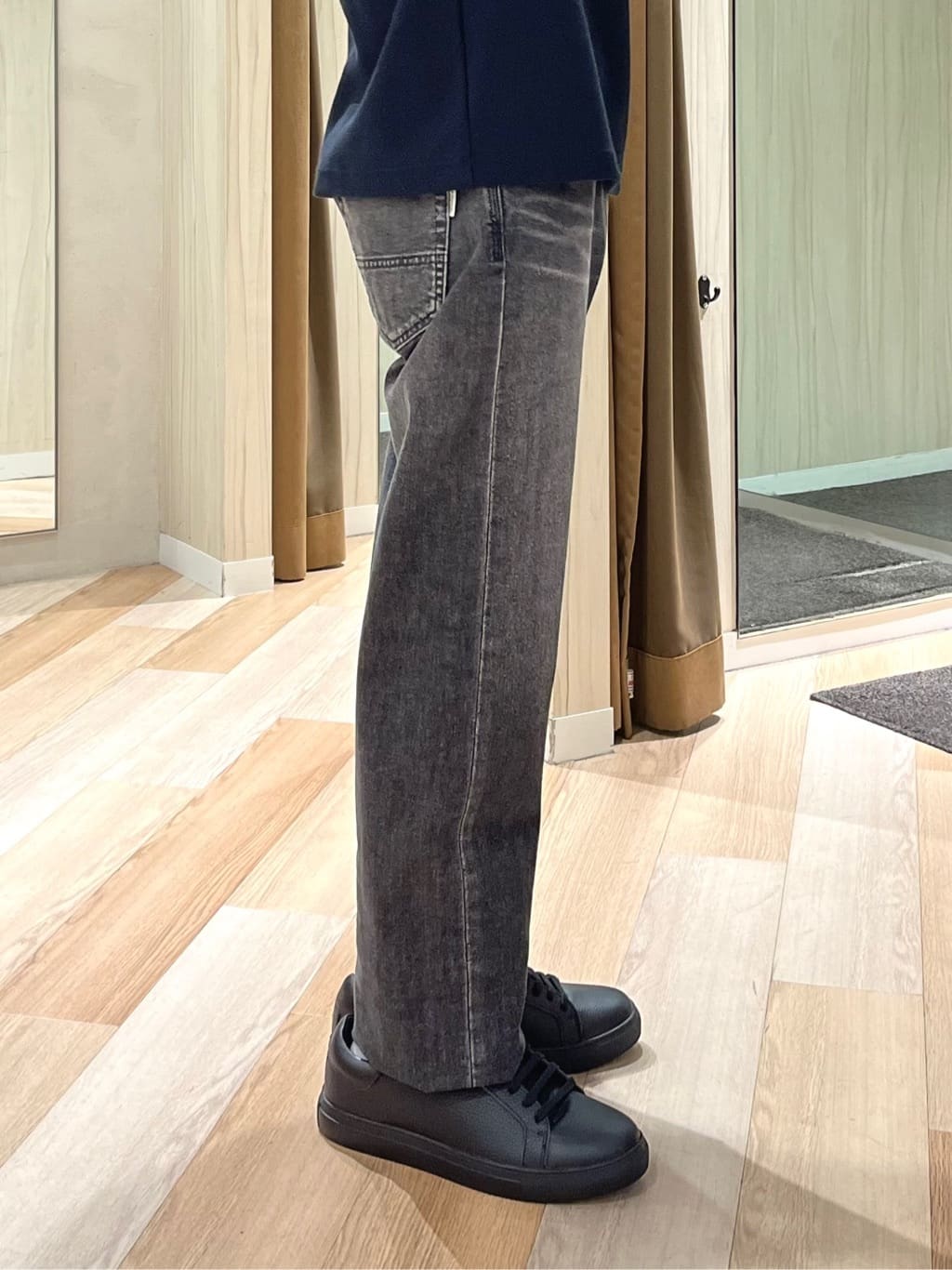 URAさんの「TAKEO KIKUCHI｜【COOL CITY WEAR】籠目アート柄 サッカーシャツ /通気性」を使ったコーディネート