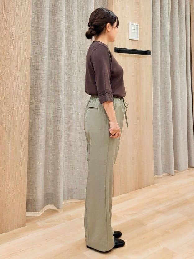 ふるさんの「grove｜すっきりもリラックスも叶える　ウエストイージー美脚フレアパンツ」を使ったコーディネート
