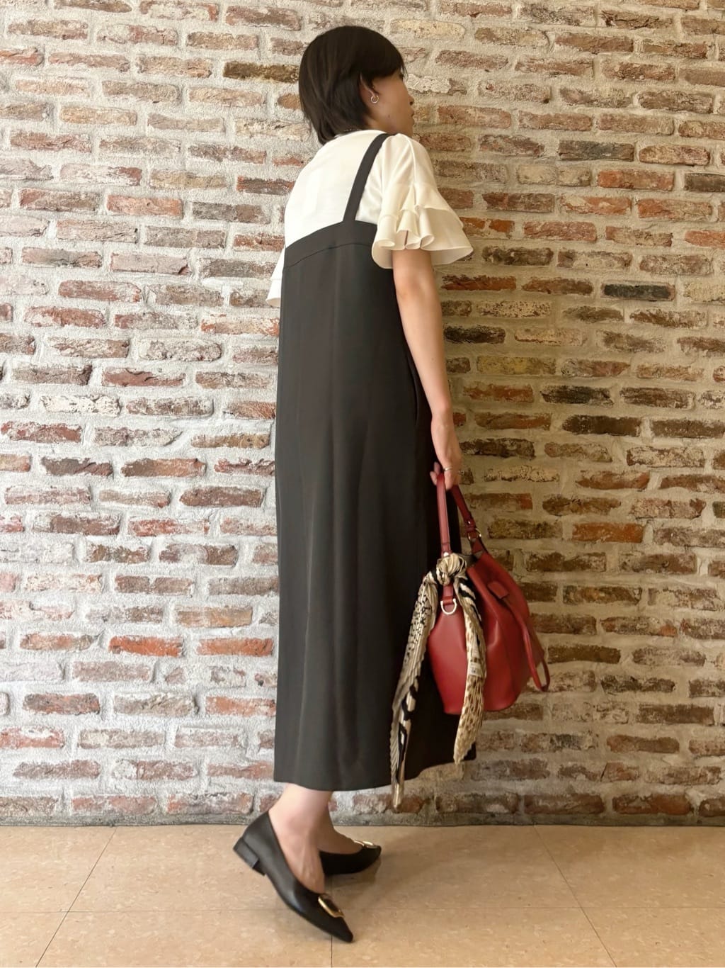 しばさんの「THE SHOP TK｜【汗染み防止】袖フリルTシャツ【UVカット/洗濯機OK】」を使ったコーディネート