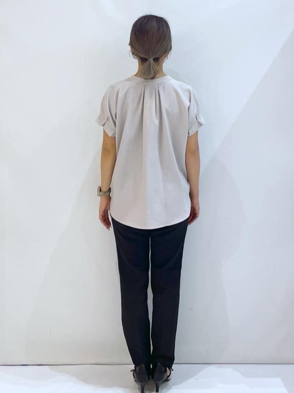 manaさんの「OPAQUE.CLIP｜《7色展開／XS-LLサイズ》タックスリーブスキッパーブラウス【洗濯機洗い可／吸水速乾／抗ピル／防シ」を使ったコーディネート