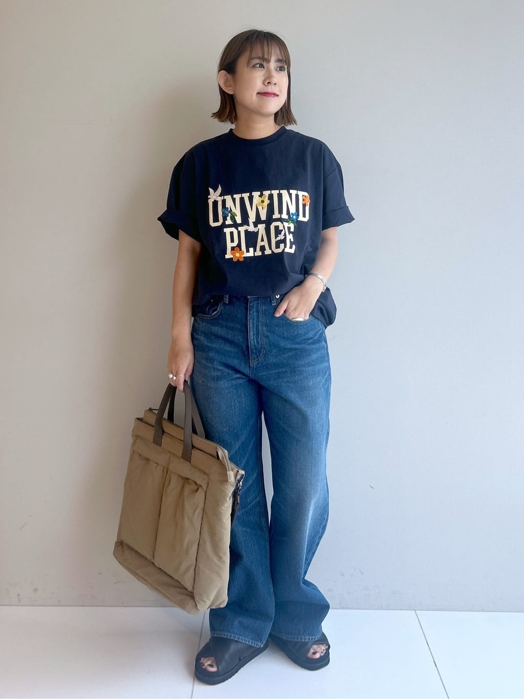 Hirokaさんの「Dessin｜ロゴ刺繍Tシャツ」を使ったコーディネート