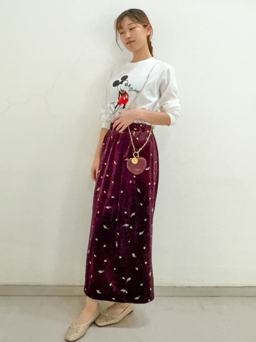 risaさんの「OPAQUE.CLIP｜【Mickey Mouse】プリントロングTシャツ」を使ったコーディネート