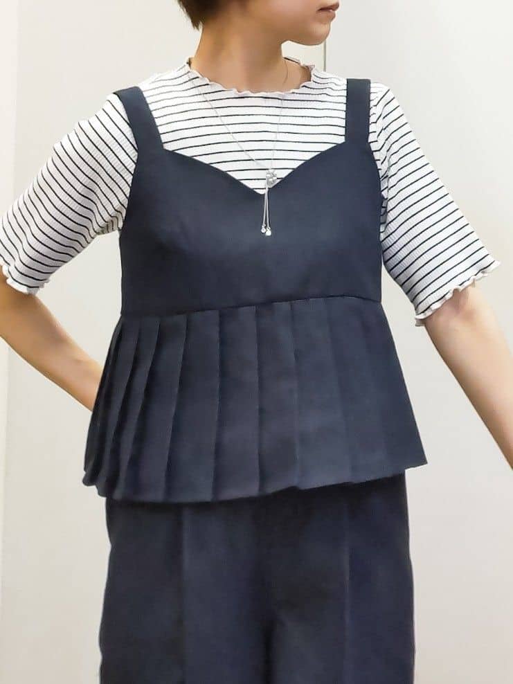 やまちゃんさんの「grove｜【2点SET/体型カバー】夏から秋まで着まわせる！プリーツビスチェセットアップ」を使ったコーディネート
