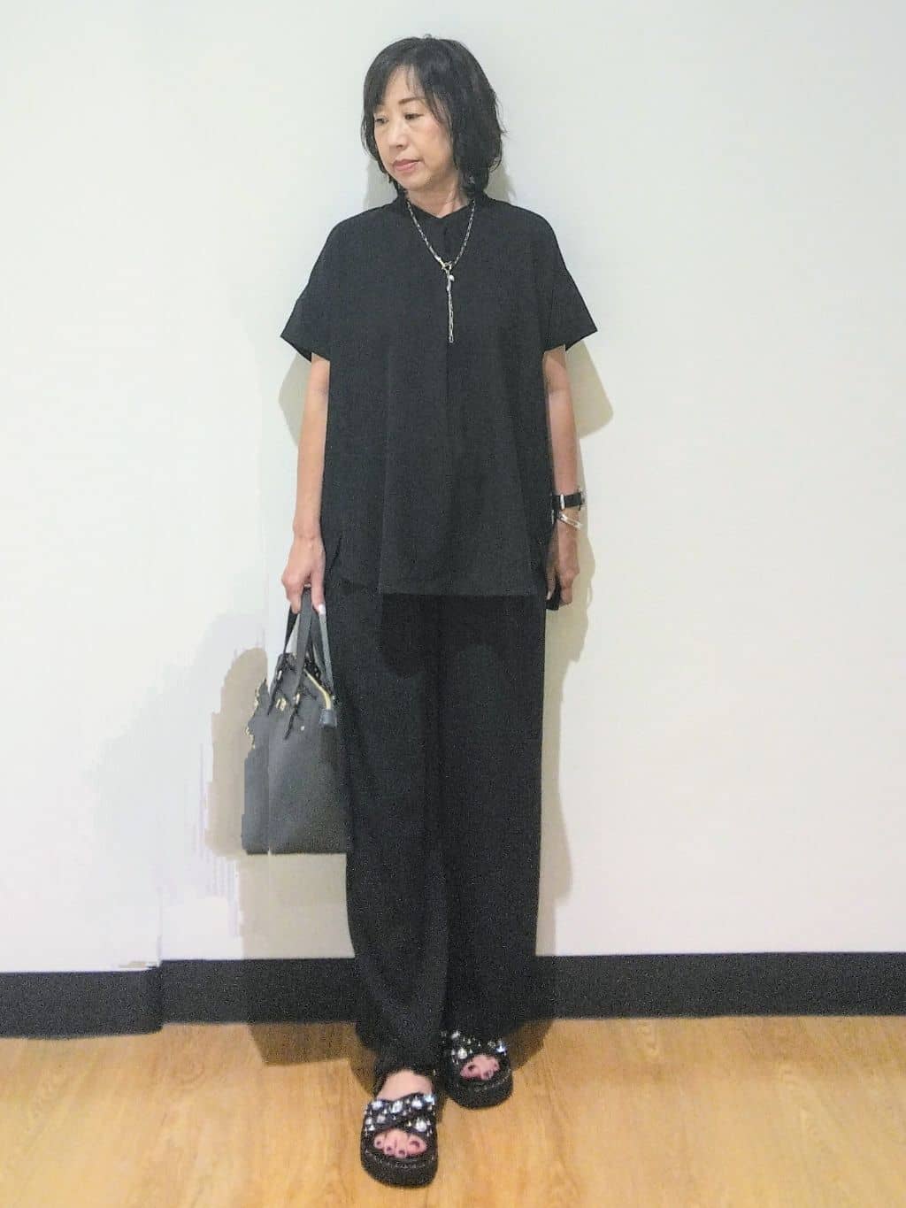 もんさんの「Reflect｜【E‐QUALITY／ウエスト総ゴム／セットアップ／単品使いOK◎】ブラウス＋ストレートパンツセット」を使ったコーディネート