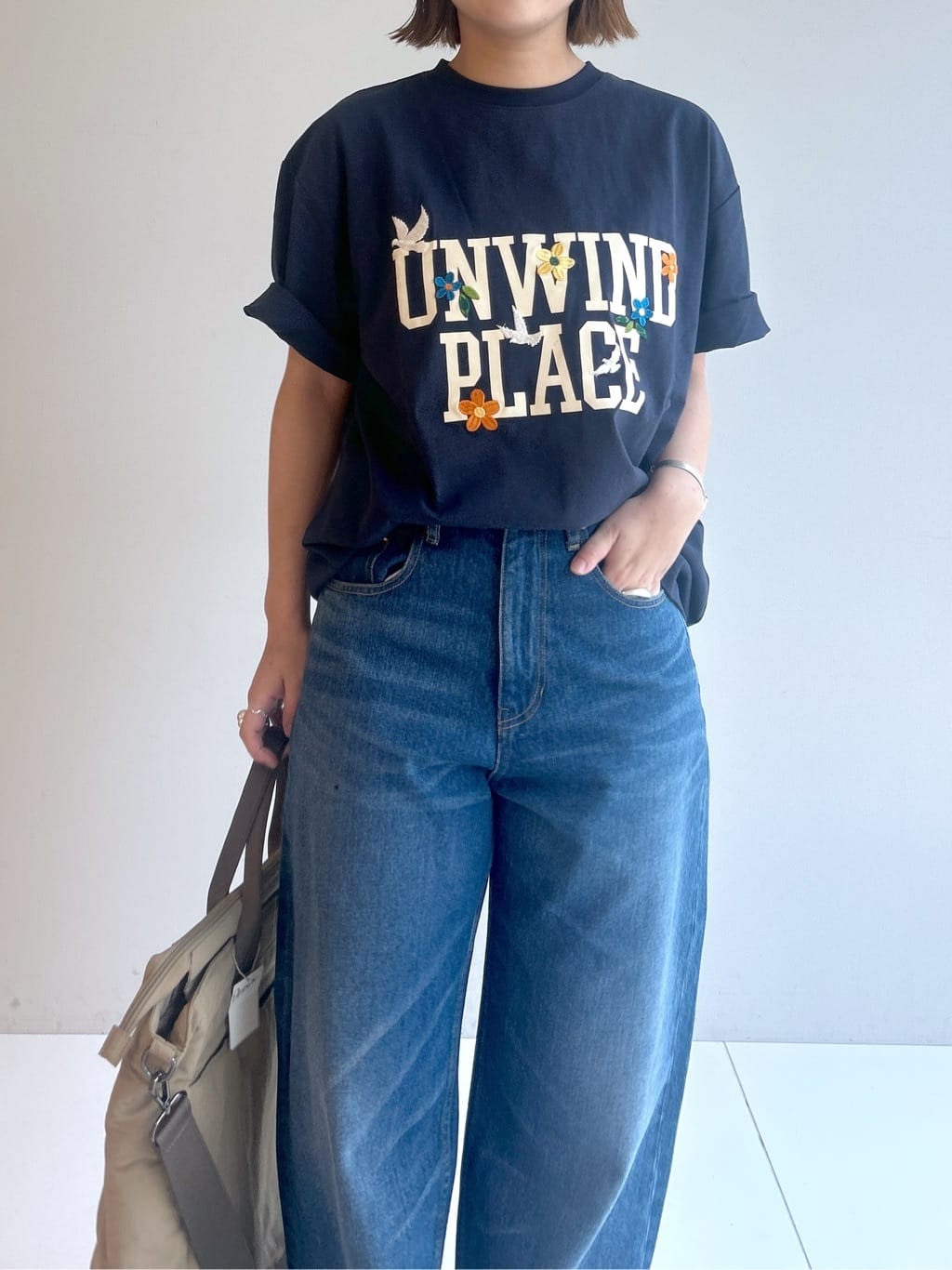 Hirokaさんの「Dessin｜ロゴ刺繍Tシャツ」を使ったコーディネート