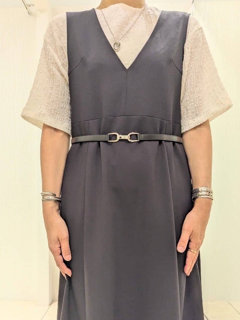 u-macoさんの「UNTITLED｜【Aライン/ワンピース】Vネックジャンパースカート」を使ったコーディネート
