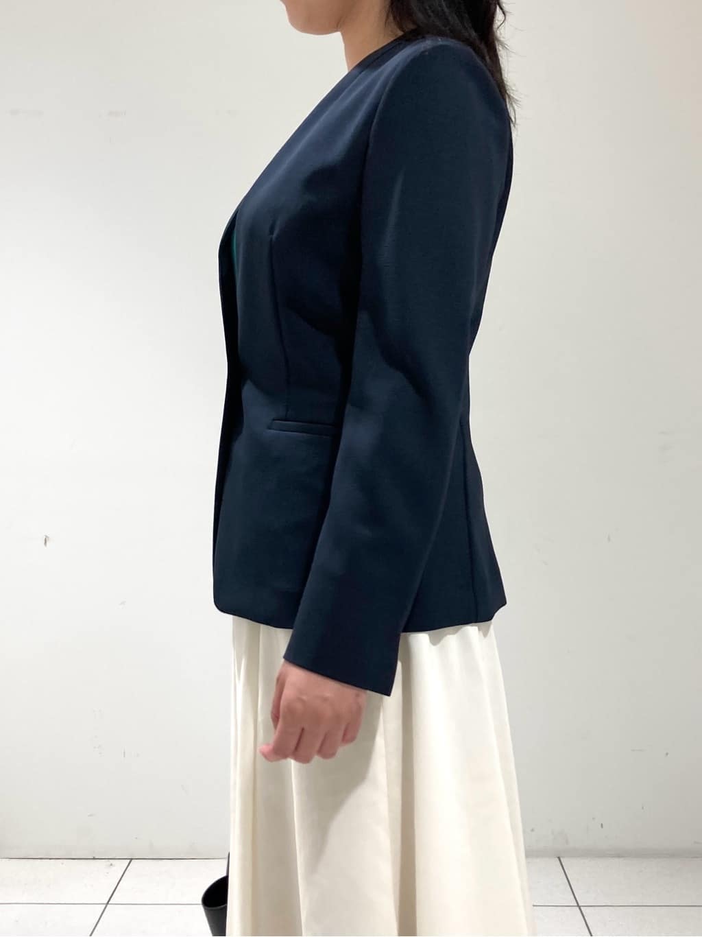 momokoさんの「INDIVI｜【定番スーツ／UVケア／洗える】ウール調ノーカラージャケット」を使ったコーディネート
