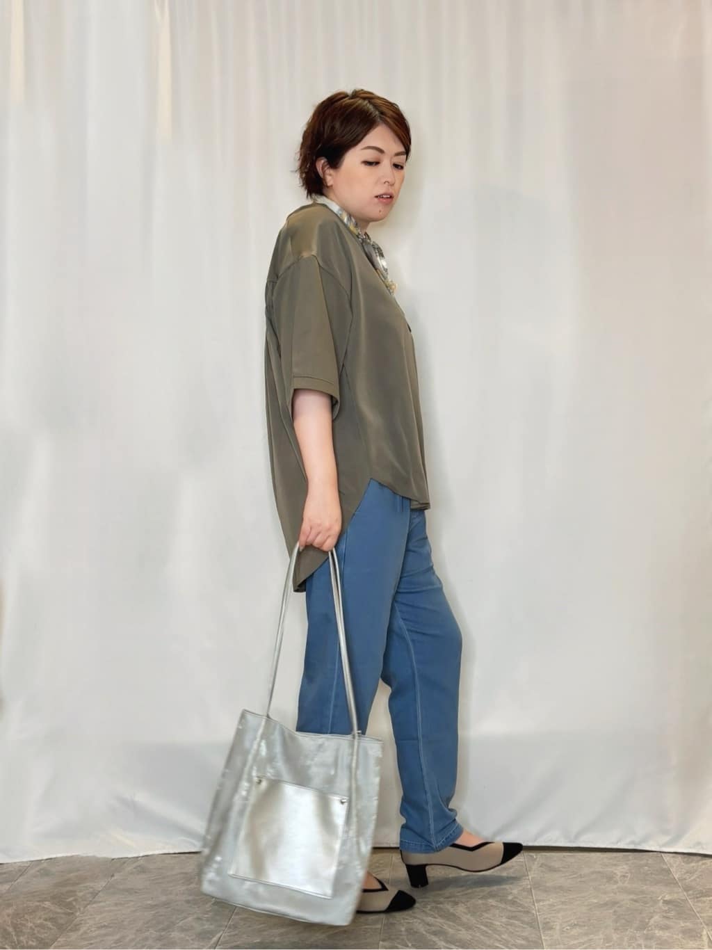 たみさんの「SHOO･LA･RUE｜【S-LL/洗濯後しわになりにくい】バックギャザーがアクセント スッキパーブラウス」を使ったコーディネート