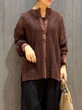meiさんの「SHOO･LA･RUE｜【セットアップ可】レース使いが美しい バンドカラーシャツ」を使ったコーディネート