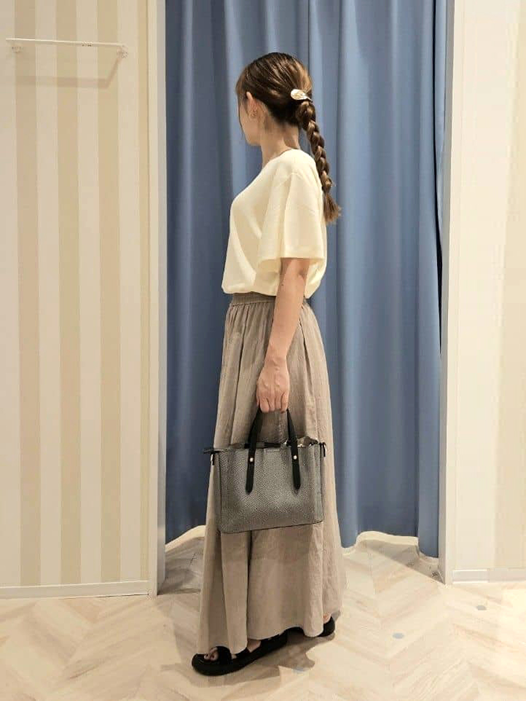 Ikumiさんの「SHOO･LA･RUE｜【S-LL】二の腕はカバーして魅せる フレアスリーブニット」を使ったコーディネート