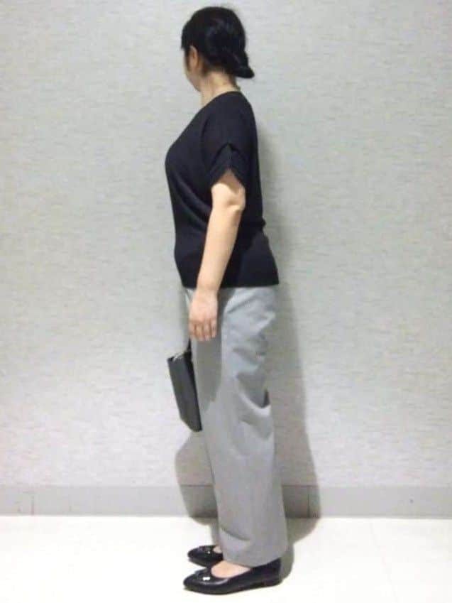sakoさんの「Reflect｜【撥水加工で裾が汚れにくい◎／ウエスト総ゴム】ワイドストレートパンツ」を使ったコーディネート