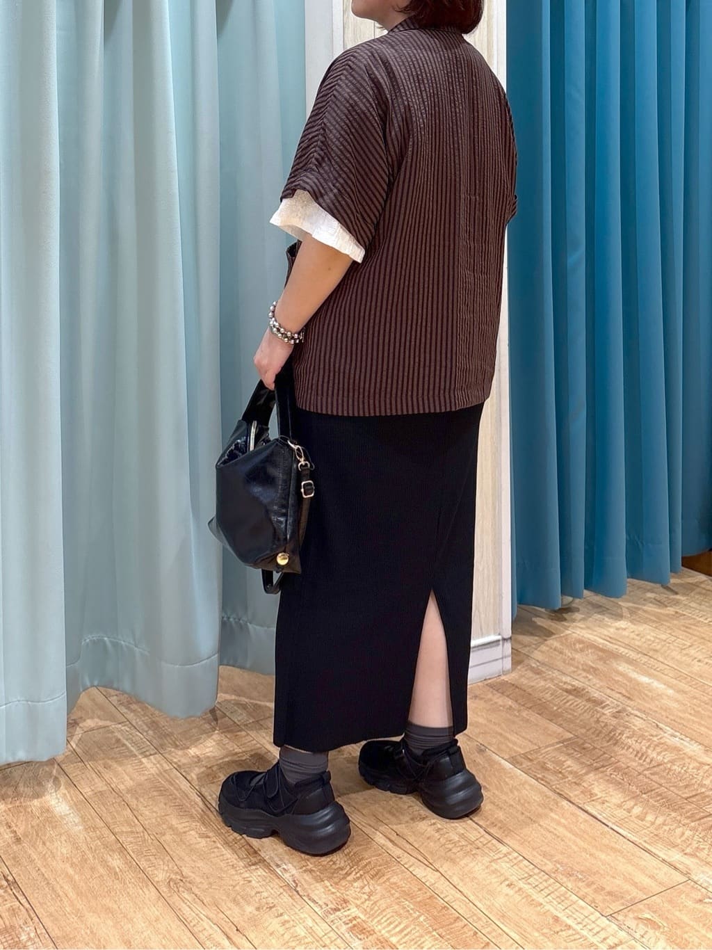 砂糖さんの「SHOO･LA･RUE｜【5分袖】大人の魅力を惹きたてる レースカットソー」を使ったコーディネート