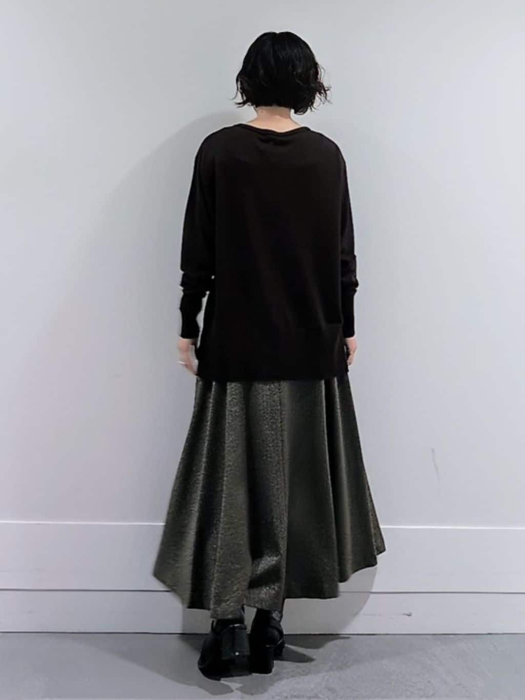 ミズタさんの「UNTITLED｜【8色展開/体型カバー】魅せるタイムレスニット」を使ったコーディネート