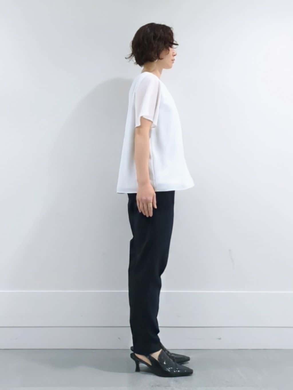 ミズタさんの「UNTITLED｜【通勤スーツ】ライトウェイト テーパードパンツ」を使ったコーディネート