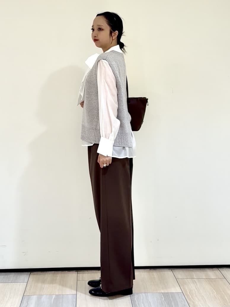 YUKAさんの「UNTITLED｜【重ね着レイヤードに】杢調ニットベスト」を使ったコーディネート