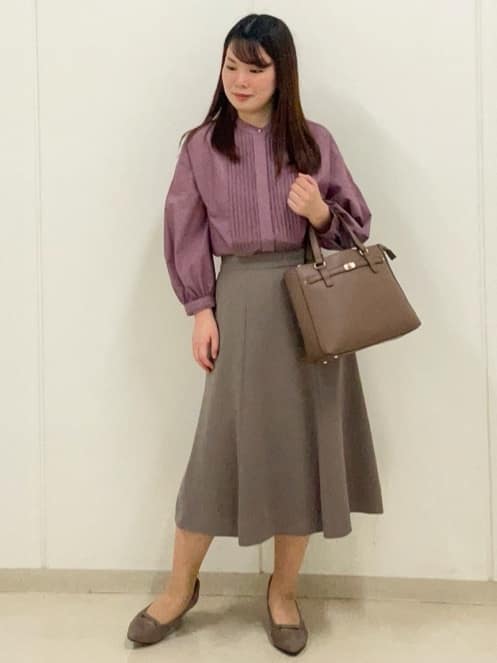 ゆうさんの「Reflect｜【程よいゆとり感／体型カバー】ピンタックデザインシャンブレーブラウス」を使ったコーディネート