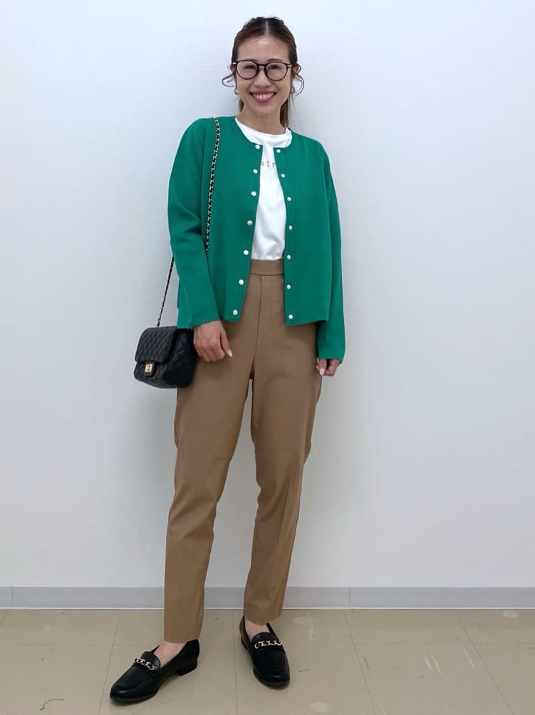 Akiさんの「OPAQUE.CLIP｜メタリック刺繍ロゴTシャツ【接触冷感／洗濯機洗い可】」を使ったコーディネート