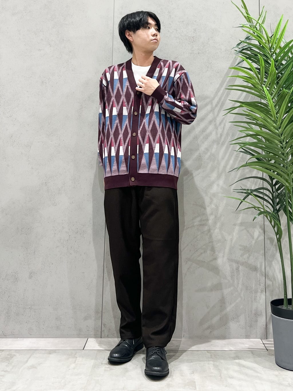SHI-MAさんの「THE SHOP TK｜【季節の変わり目に活躍】ニットカーディガン 選べる2デザイン(柄&無地)/洗濯機OK」を使ったコーディネート