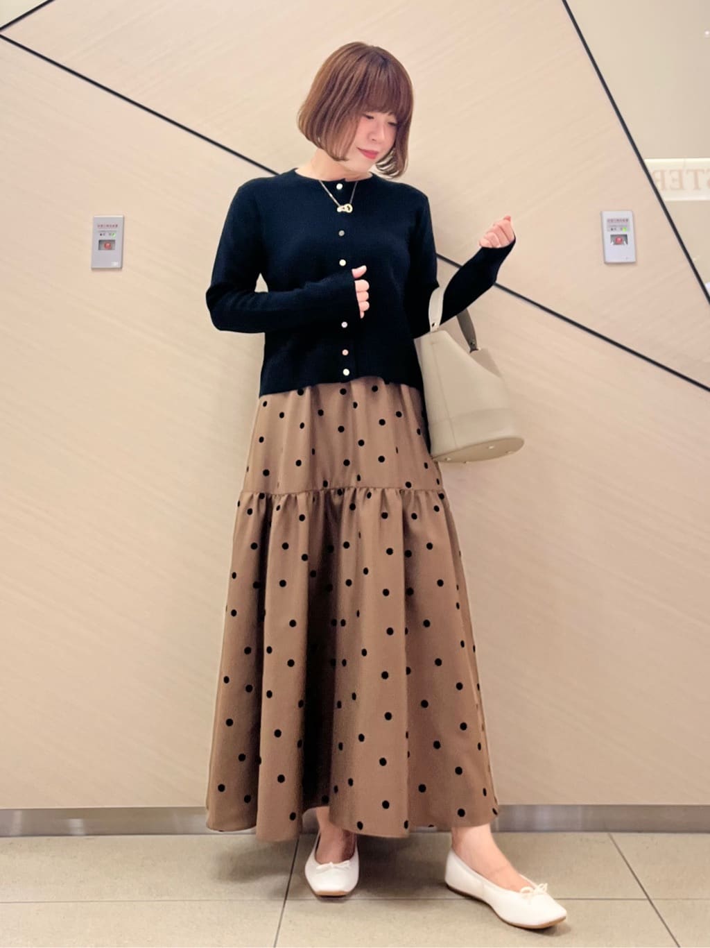 yahataさんの「DRESSTERIOR｜シュリンクレザーバケットBAG」を使ったコーディネート