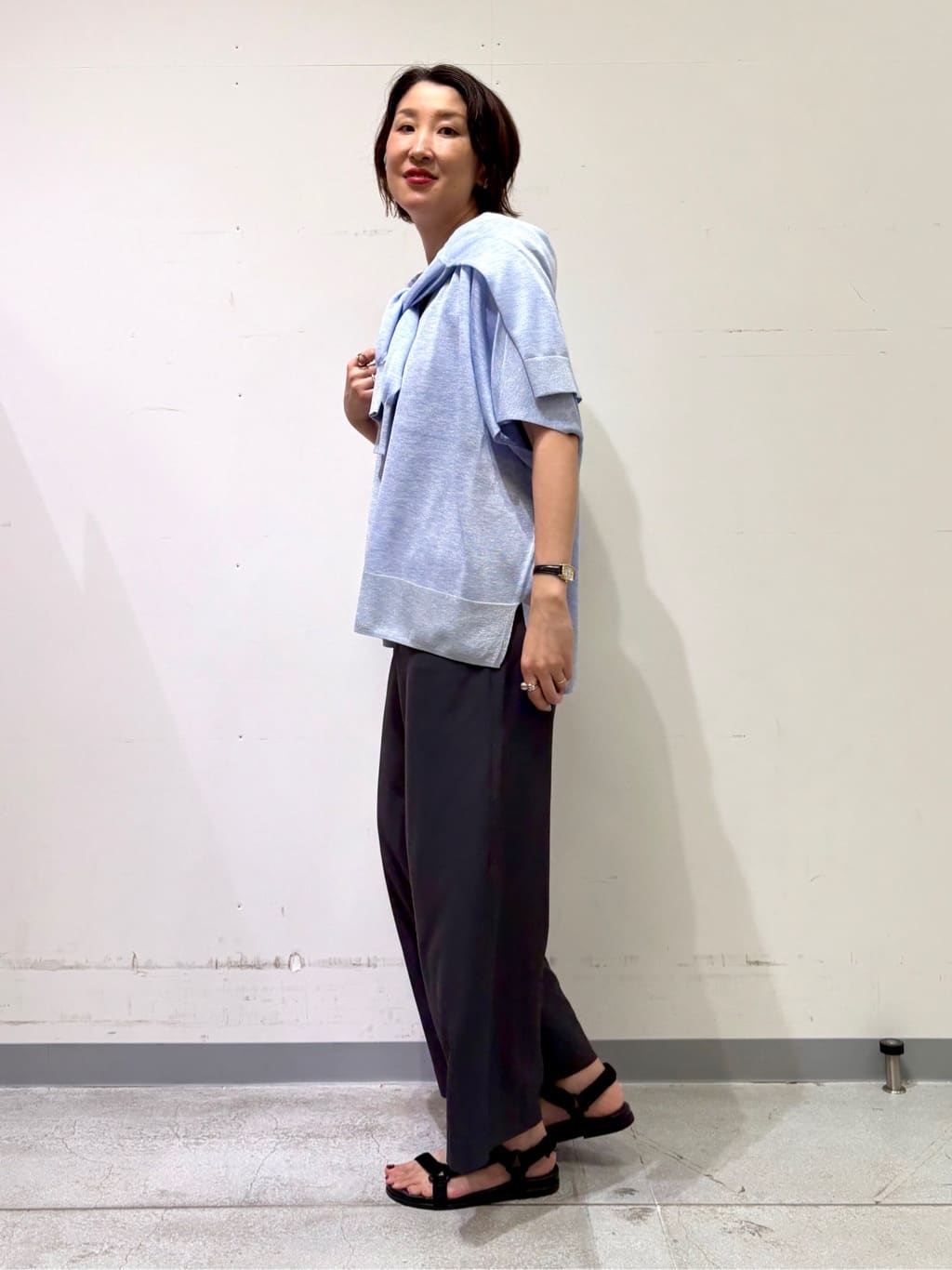 yuriさんの「INDIVI｜【UVケア／SETUP可能】エアリージョーゼット ワイドパンツ」を使ったコーディネート