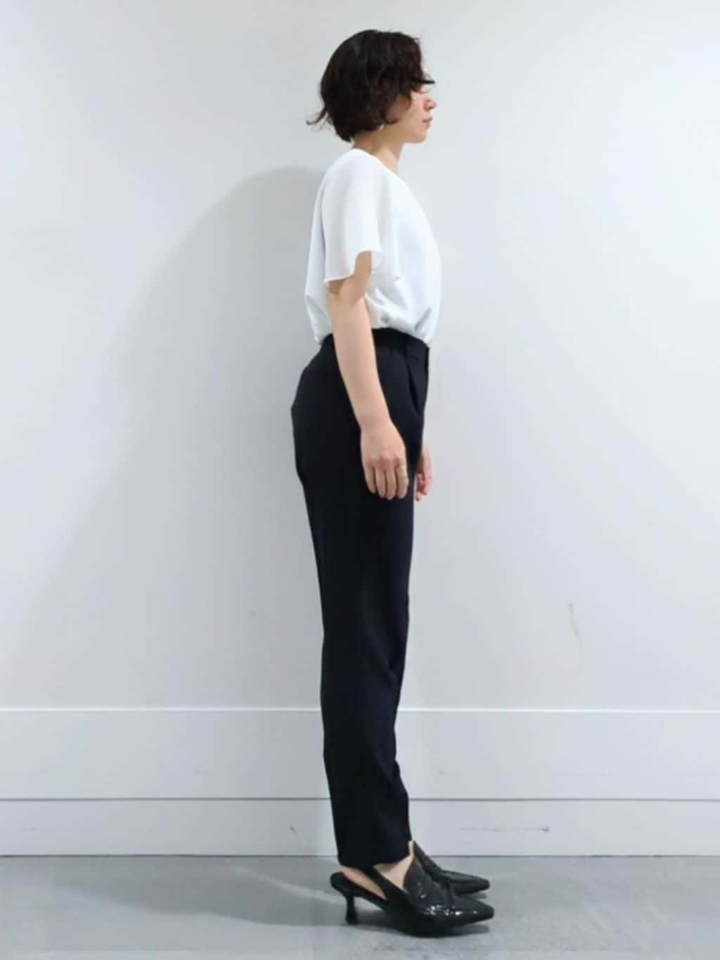 ミズタさんの「UNTITLED｜【通勤スーツ】ライトウェイト テーパードパンツ」を使ったコーディネート