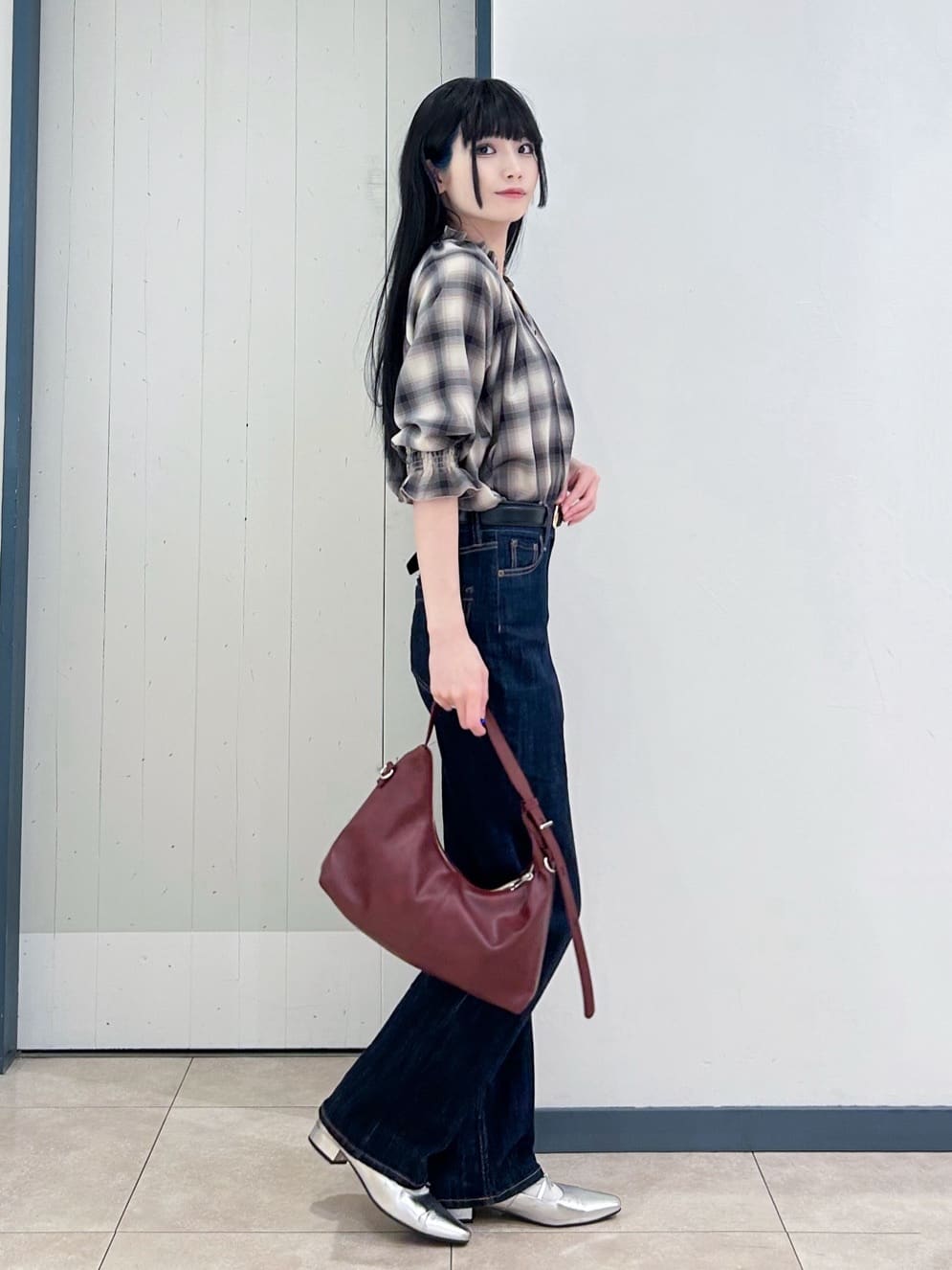 yukinoさんの「grove｜【美シルエット/選べる着丈】大人のためのソフトフレアーデニム」を使ったコーディネート