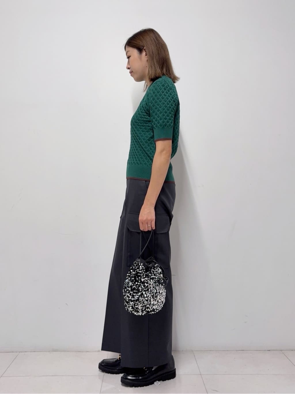 Nishijimaさんの「DRESSTERIOR｜【6色展開/オンオフ】レース編みハーフスリーブニット」を使ったコーディネート