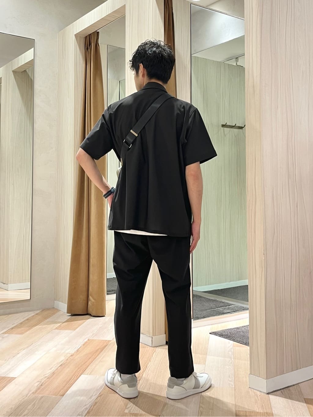 URAさんの「TAKEO KIKUCHI｜マイクロファイバークロスボディバッグ」を使ったコーディネート