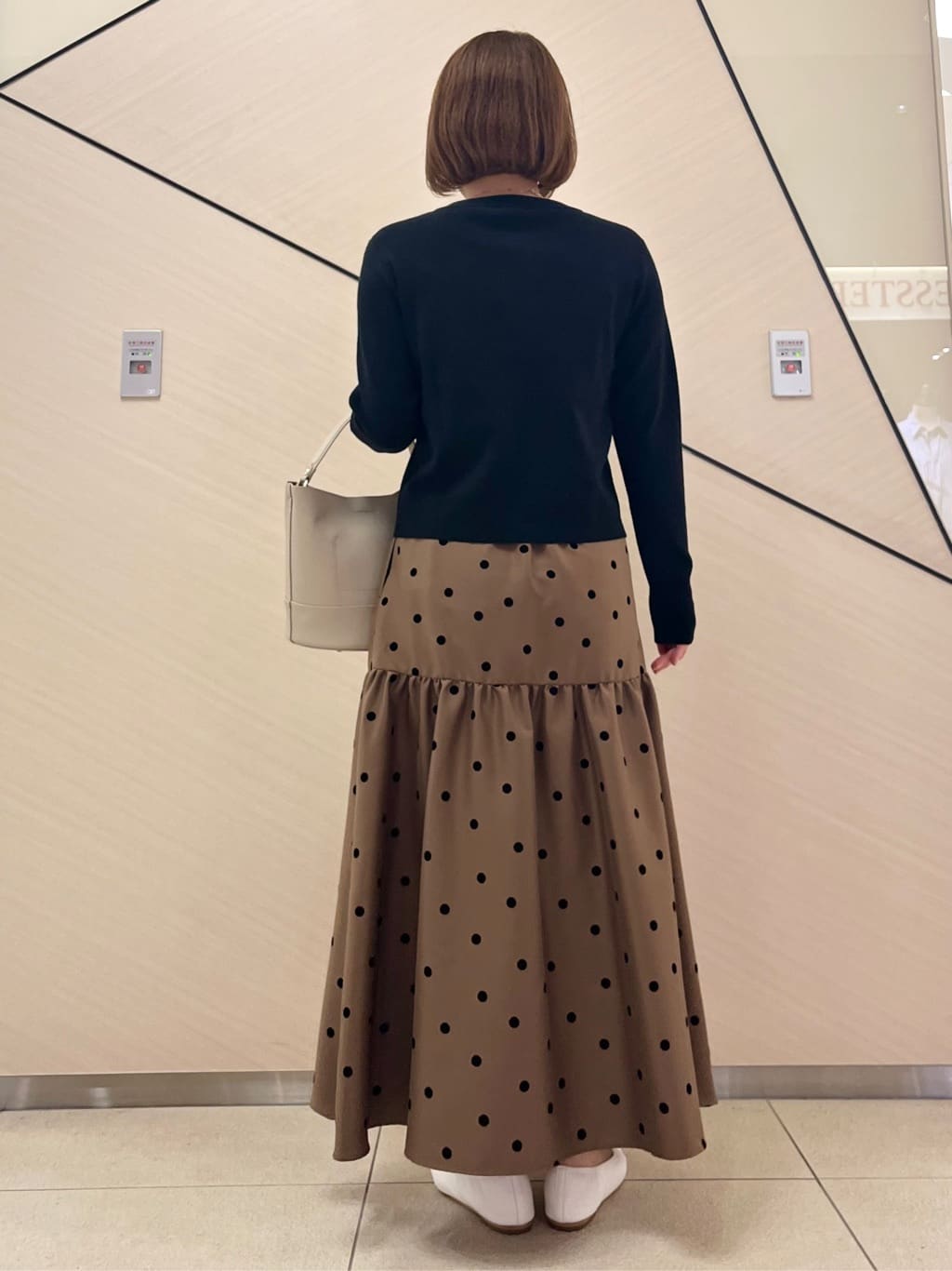 yahataさんの「DRESSTERIOR｜シュリンクレザーバケットBAG」を使ったコーディネート
