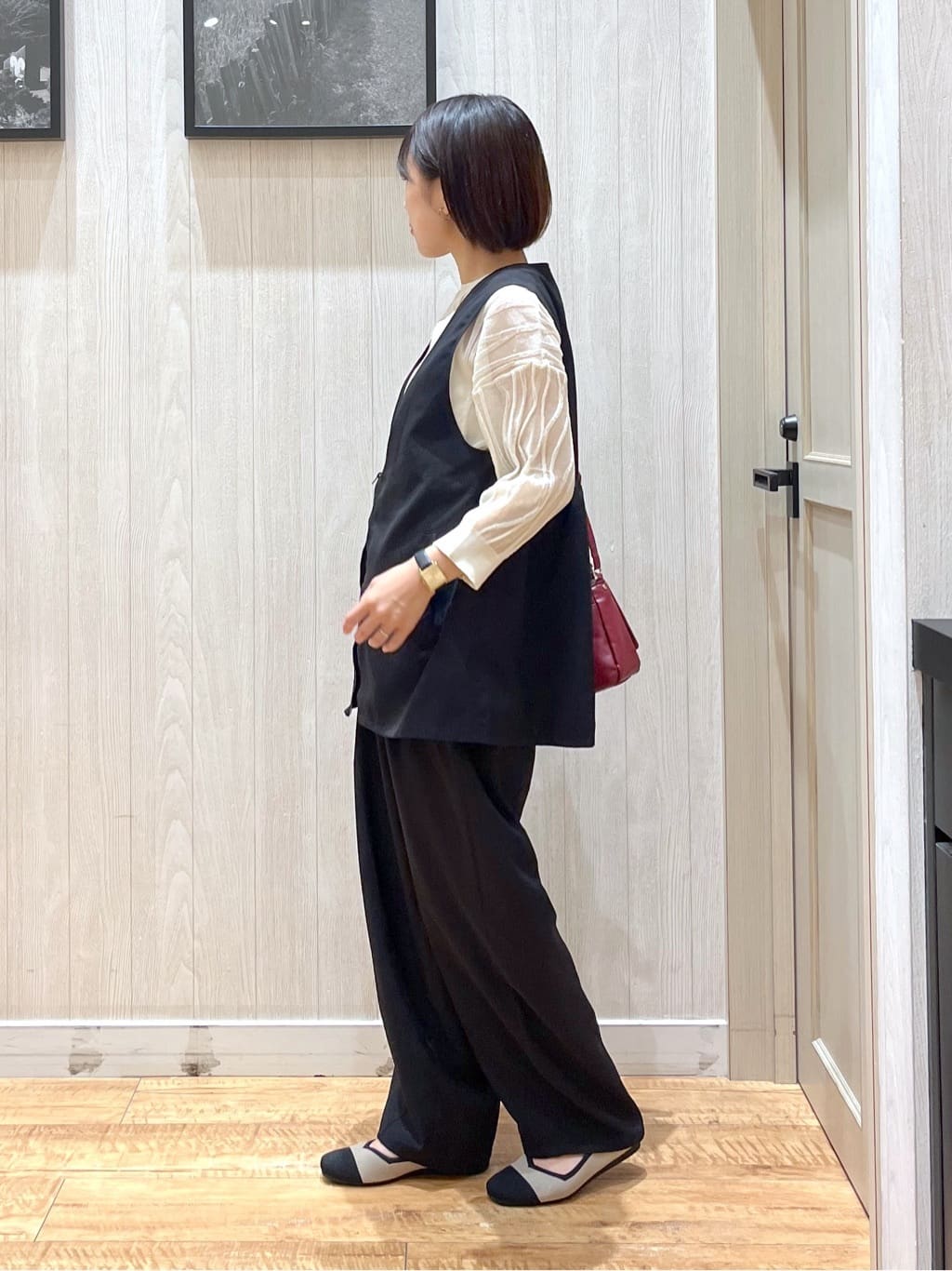shirayuuuさんの「SHOO･LA･RUE｜【セットアップ可】さらりと軽やかに ダブルジップ麻調ジレ」を使ったコーディネート