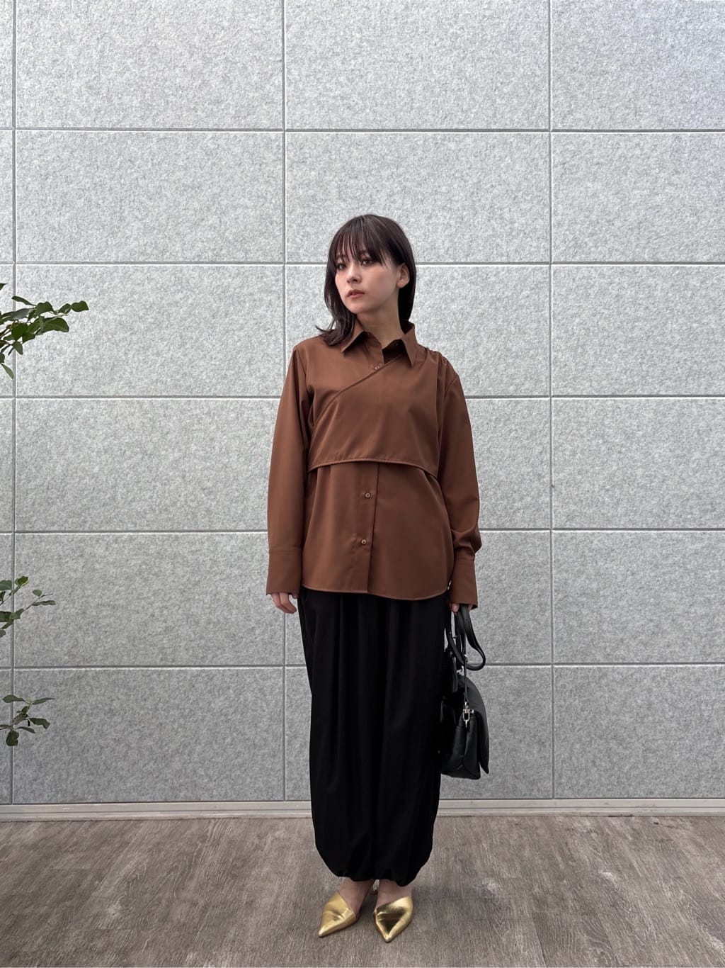 erikaさんの「INDIVI｜アシメジレシャツ」を使ったコーディネート