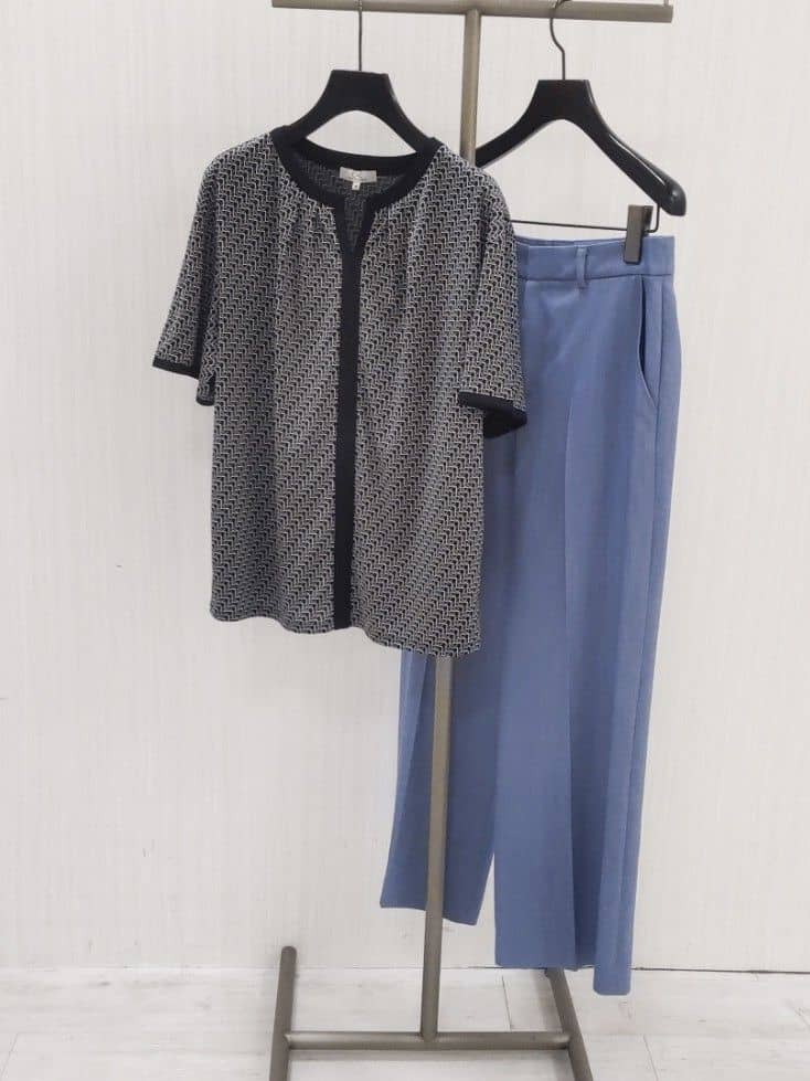 NAさんの「COUP DE CHANCE｜【手洗い可／日本製】柄トップス」を使ったコーディネート