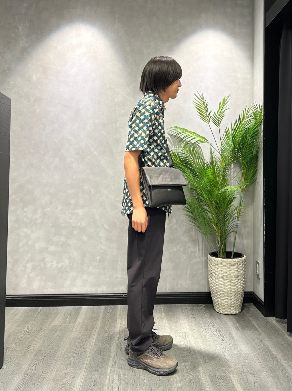 ruiさんの「TAKEO KIKUCHI｜【3D ナイロン ストレッチ】スタンドカラー シャツブルゾン」を使ったコーディネート
