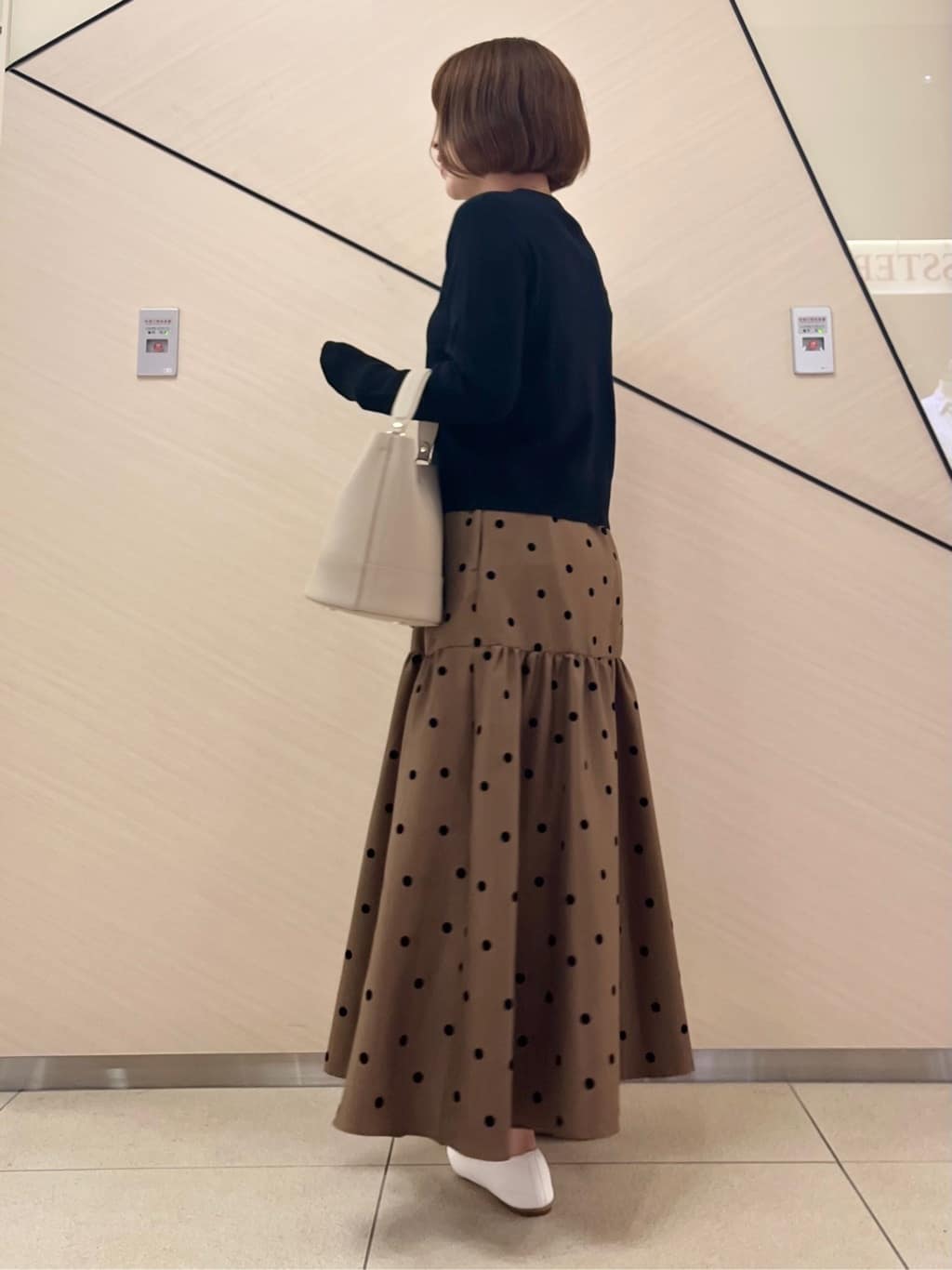 yahataさんの「DRESSTERIOR｜シュリンクレザーバケットBAG」を使ったコーディネート