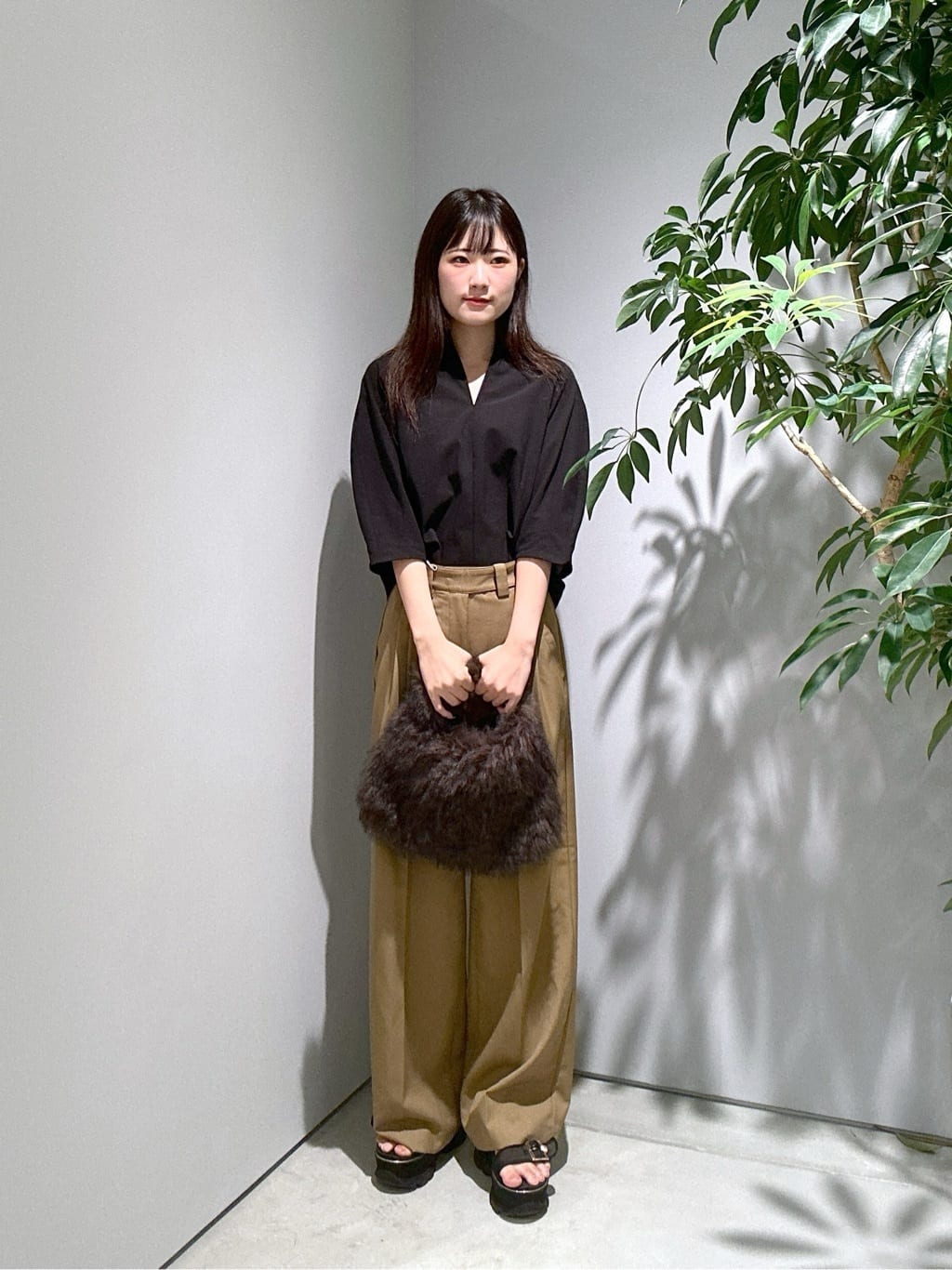 Renoさんの「INDIVI｜ボトルネックブラウス」を使ったコーディネート