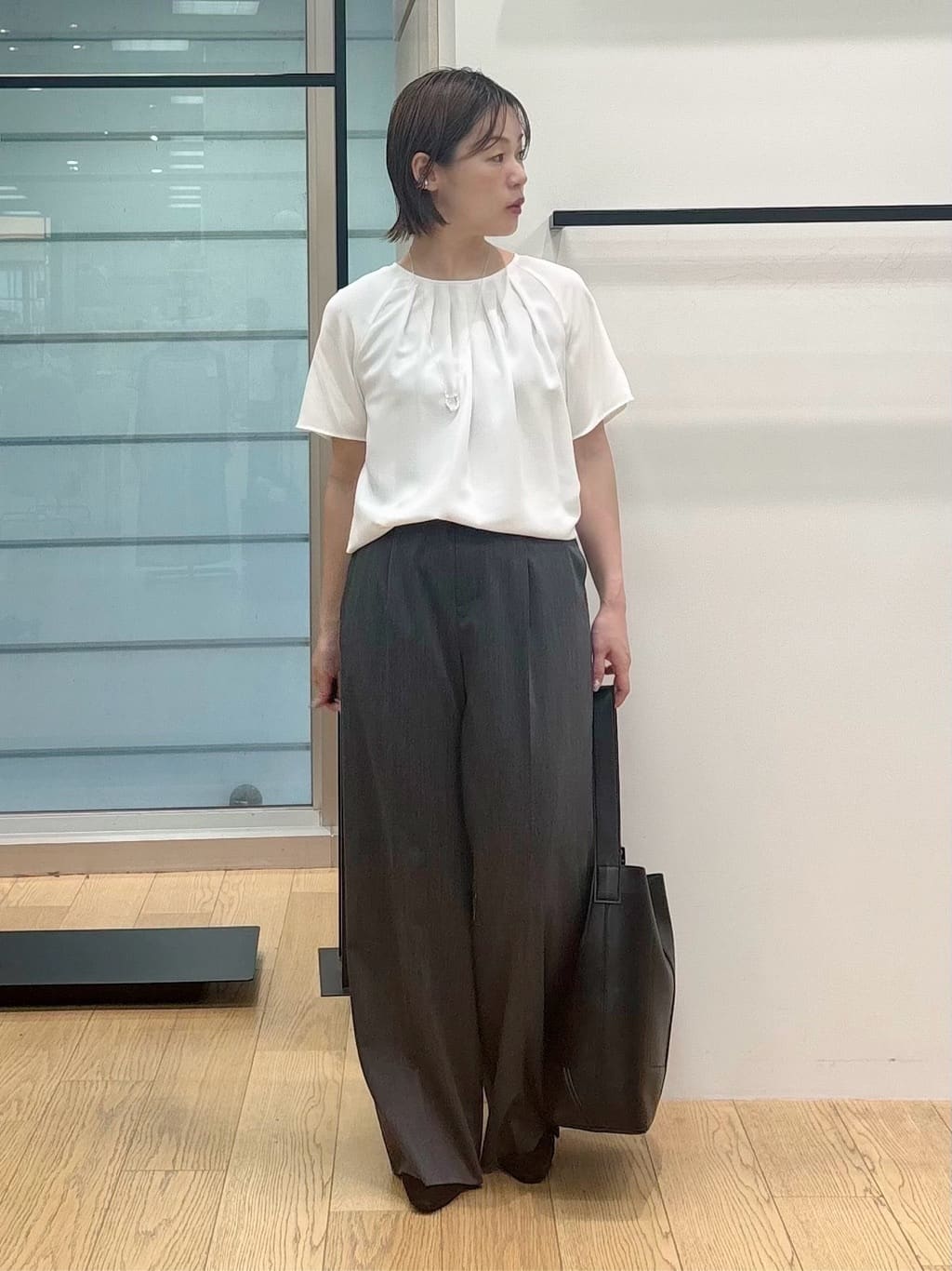 asamiさんの「INDIVI｜【UVケア】タックブラウス」を使ったコーディネート