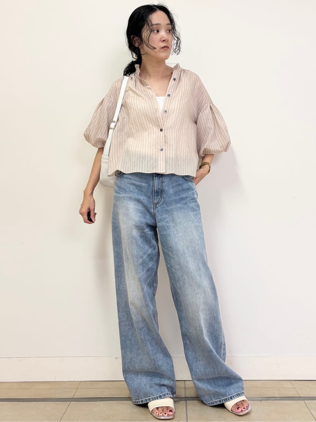 YOKOTAさんの「DRESSTERIOR｜ヴィンテージ加工ワイドデニムパンツ」を使ったコーディネート