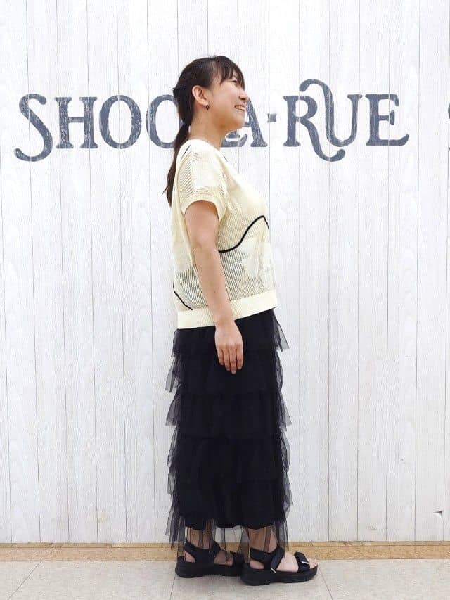 とろろさんの「SHOO･LA･RUE｜【2点セット/S-LL】コーデの主役になる チュールティアードスカート」を使ったコーディネート