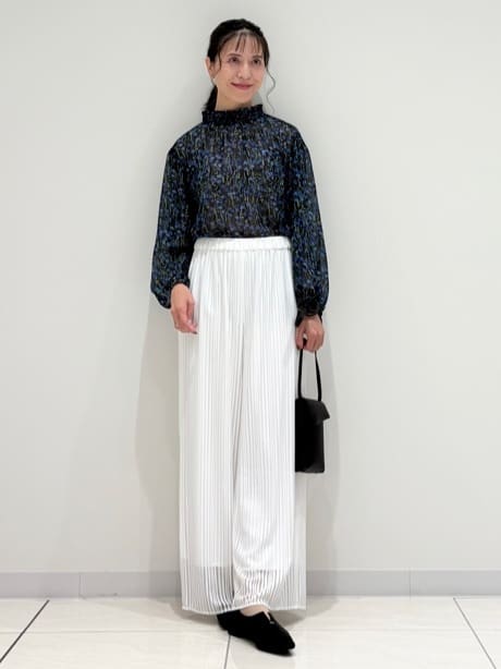 kayoさんの「INDIVI｜【秋映え柄/セットアップ可能】フラワーシフォンブラウス」を使ったコーディネート