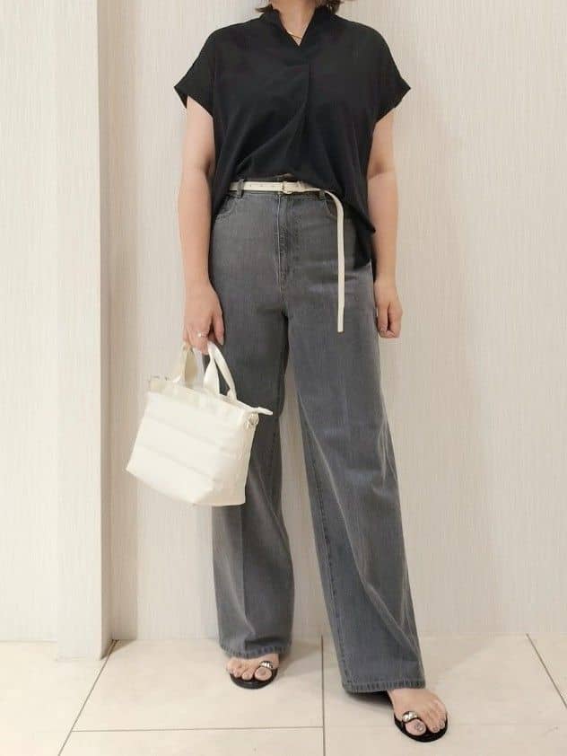 naokoさんの「UNTITLED｜【洗える/スキッパー】フレンチスリーブシアーブラウス」を使ったコーディネート