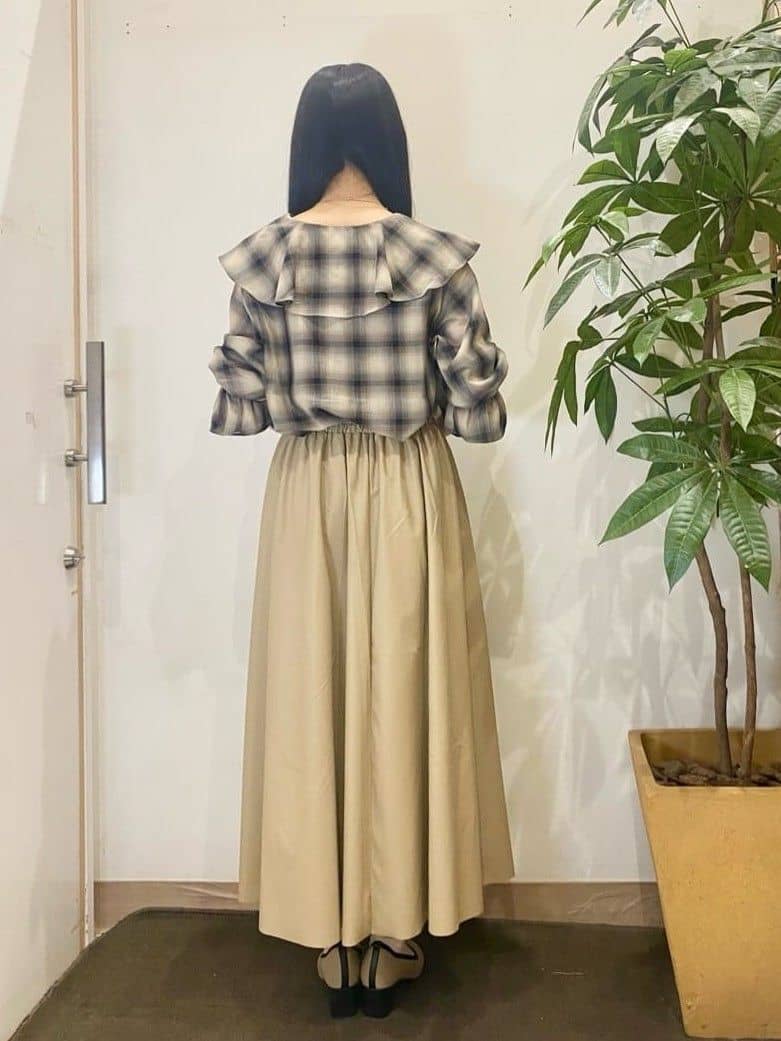AYUMIさんの「SHOO･LA･RUE｜【S-LL】大人の抜け感 合皮フレアスカート」を使ったコーディネート
