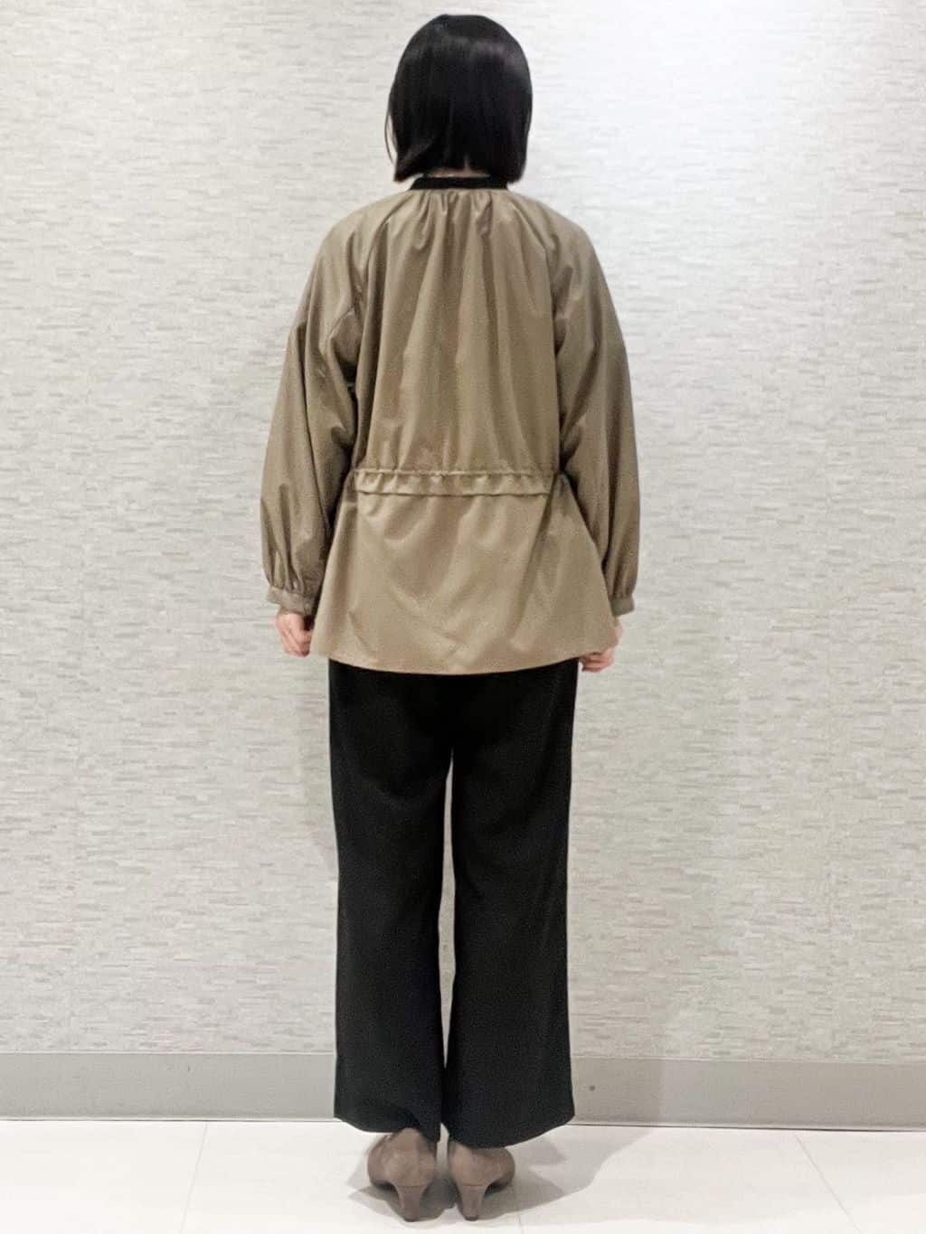 marikoさんの「Reflect｜【E‐QUALITY／ウエスト総ゴム／セットアップ／単品使いOK◎】ブラウス＋ストレートパンツセット」を使ったコーディネート