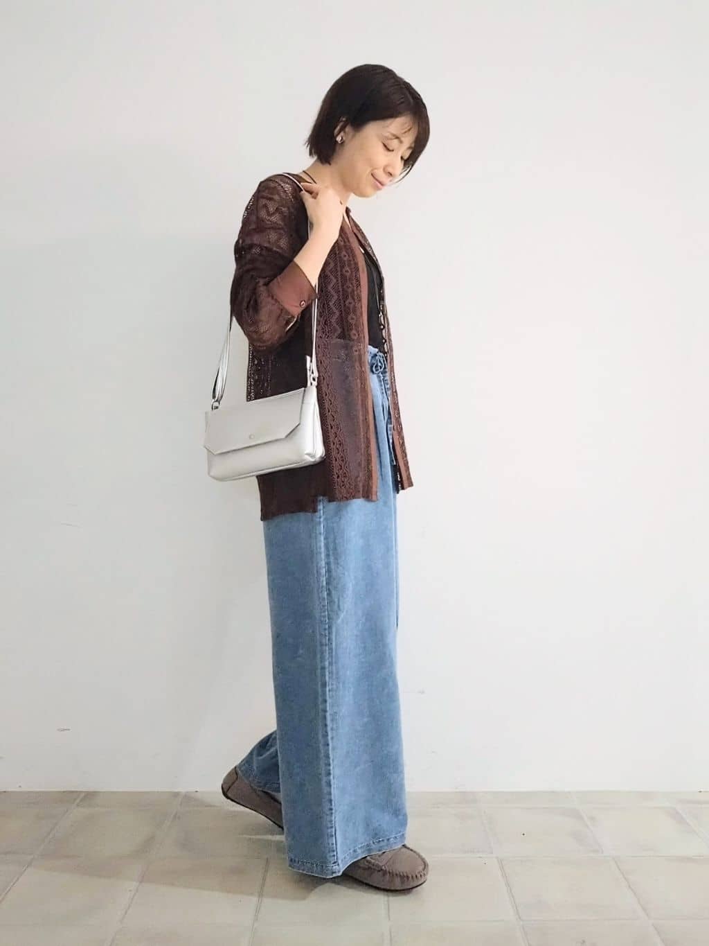 miomioさんの「SHOO･LA･RUE｜【セットアップ可】レース使いが美しい バンドカラーシャツ」を使ったコーディネート