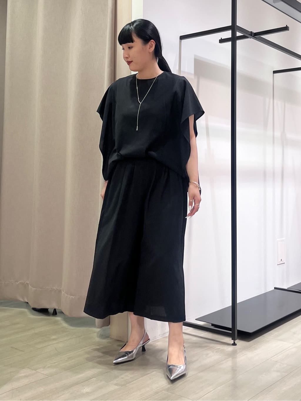 hasuさんの「INDIVI｜【体型カバー】スクエアブラウス」を使ったコーディネート